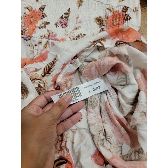 Floral romper size Large - Picture 4 of 5
